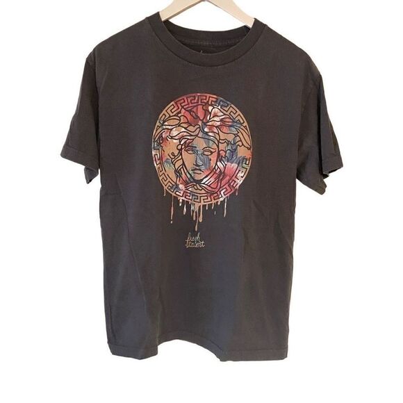 Fresh Talent Medium Goddess Graphic Tee - Picture 1 of 6